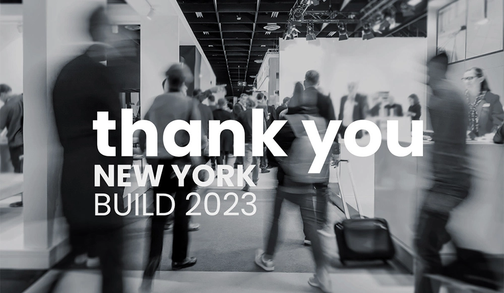 New York Build 2023. Na początku marca tego roku w Nowym Jorku odbyły się światowe targi branży budowlanej, na których wielu producentów przedstawiło swoje nowoczesne rozwiązania. Nasza firma również wzięła w nich udział, prezentując swoje wyjątkowe propozycje w zakresie stolarki okienno-drzwiowej.